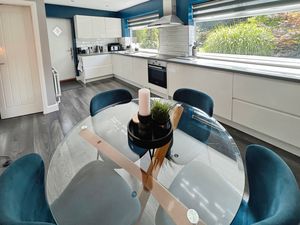 Kitchen- click for photo gallery